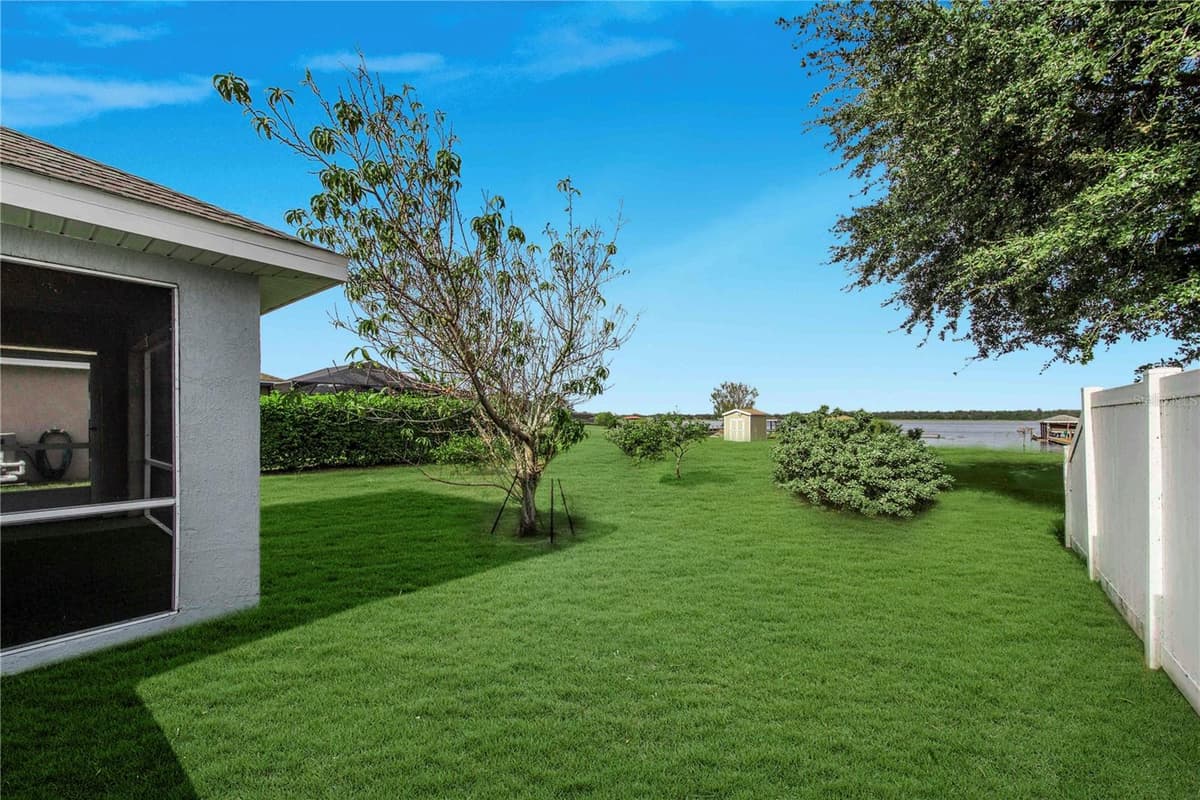 4099 ISLAND LAKES DRIVE — photo 4 of 37