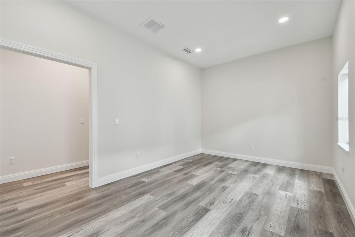 1045 JESSE AVENUE — photo 44 of 63
