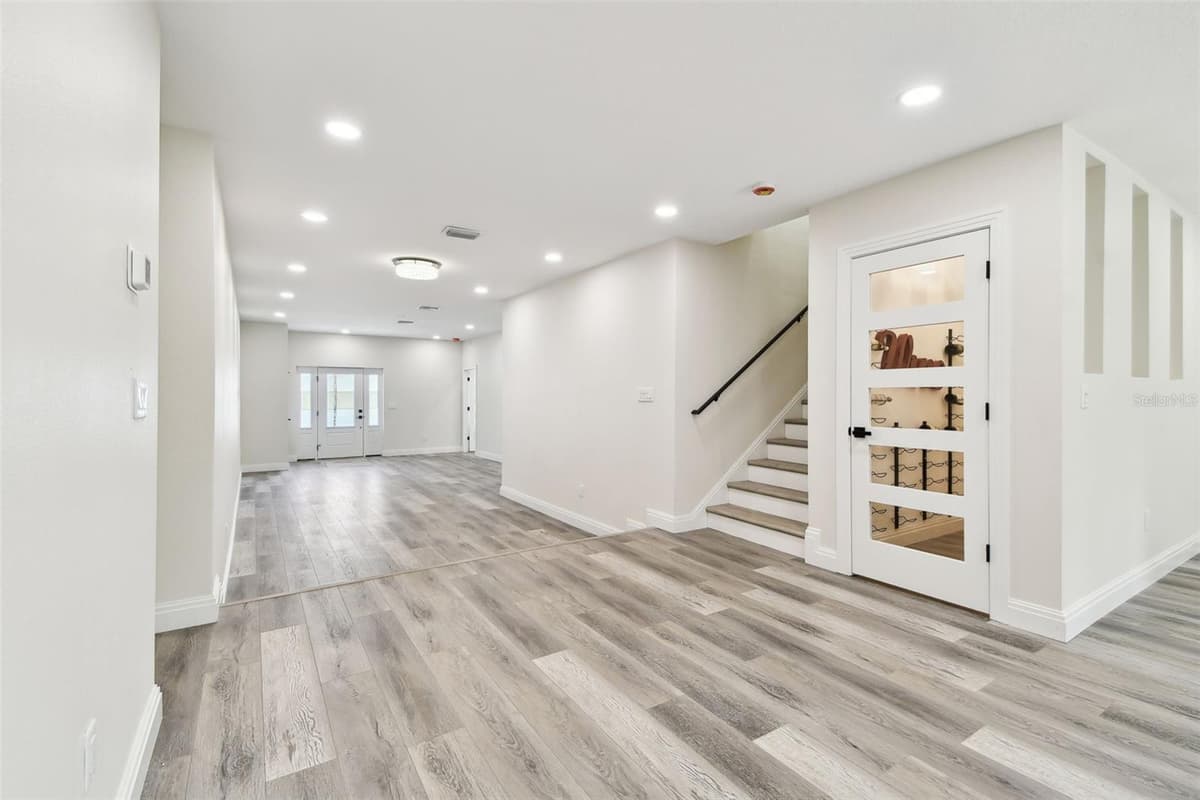 1045 JESSE AVENUE — photo 12 of 63