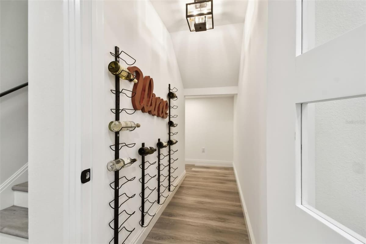 1045 JESSE AVENUE — photo 13 of 63