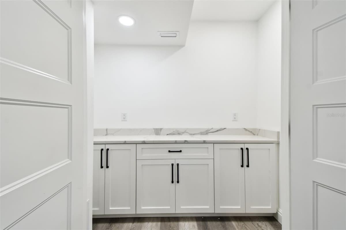 1045 JESSE AVENUE — photo 23 of 63