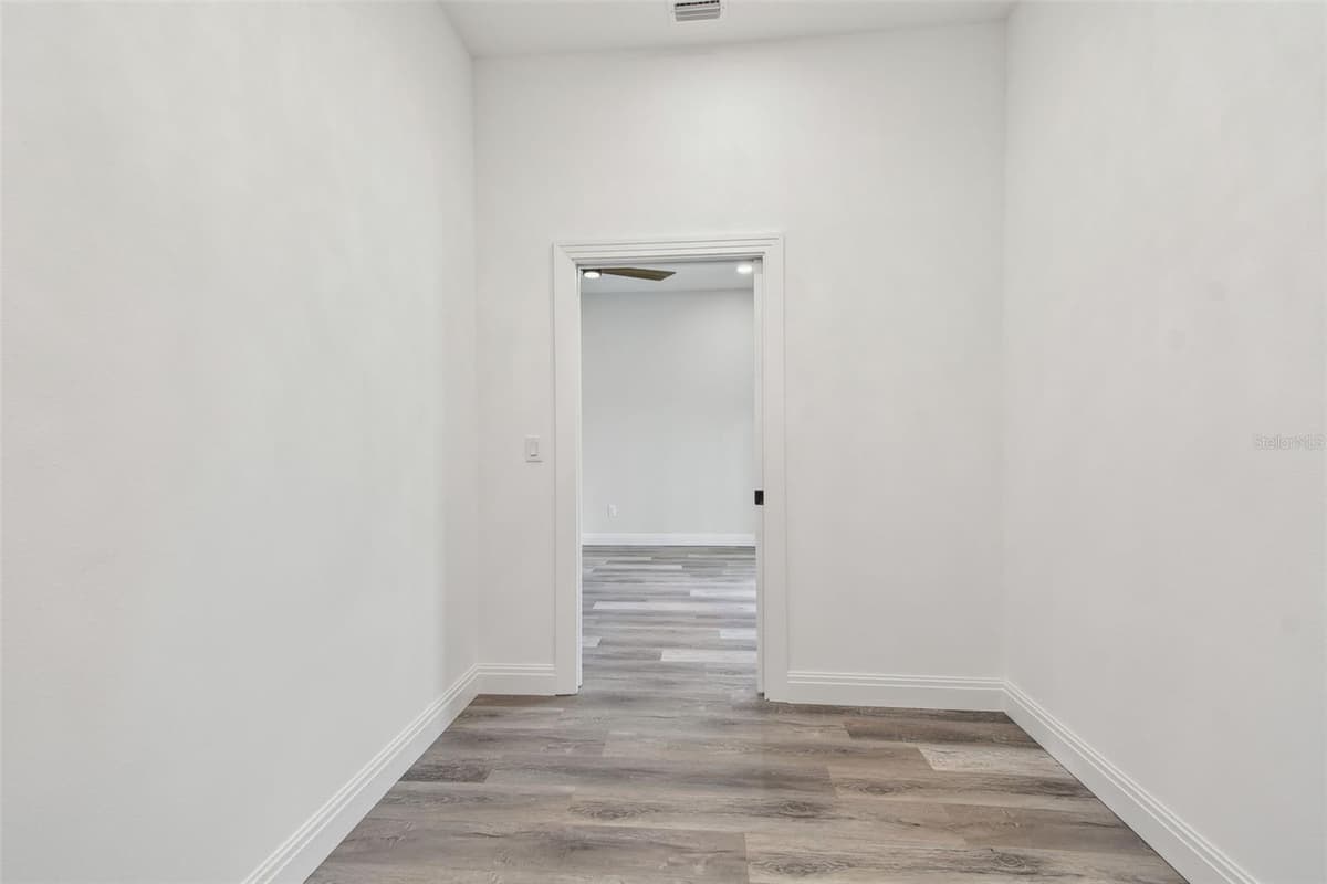 1045 JESSE AVENUE — photo 51 of 63