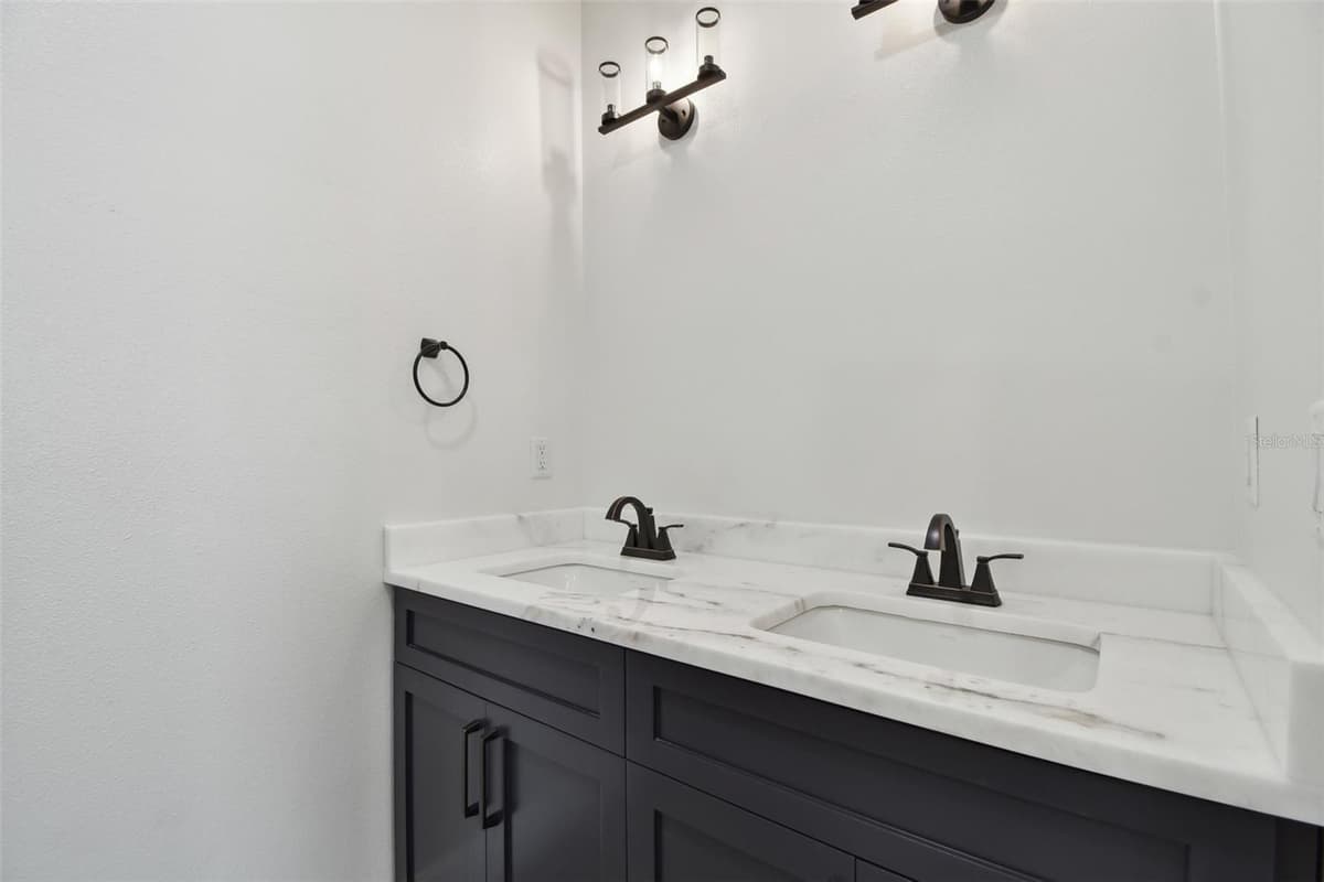 1045 JESSE AVENUE — photo 27 of 63