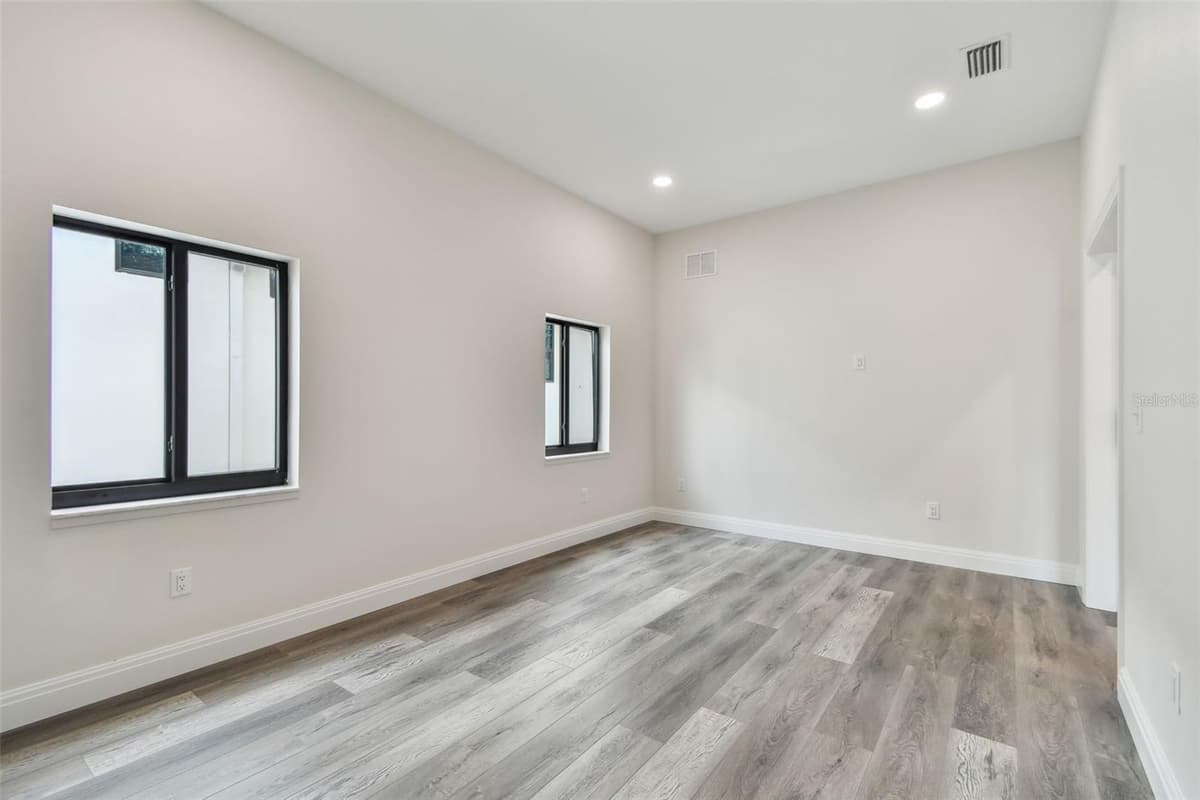 1045 JESSE AVENUE — photo 45 of 63