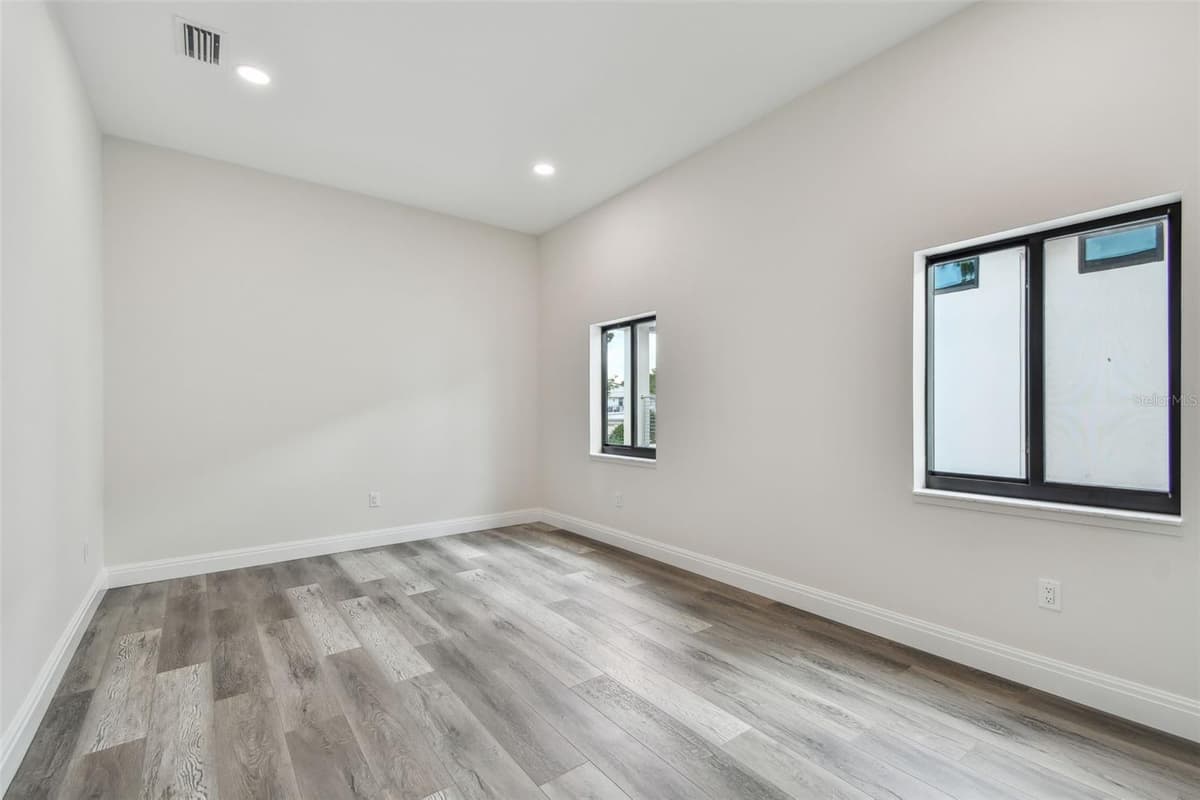 1045 JESSE AVENUE — photo 43 of 63