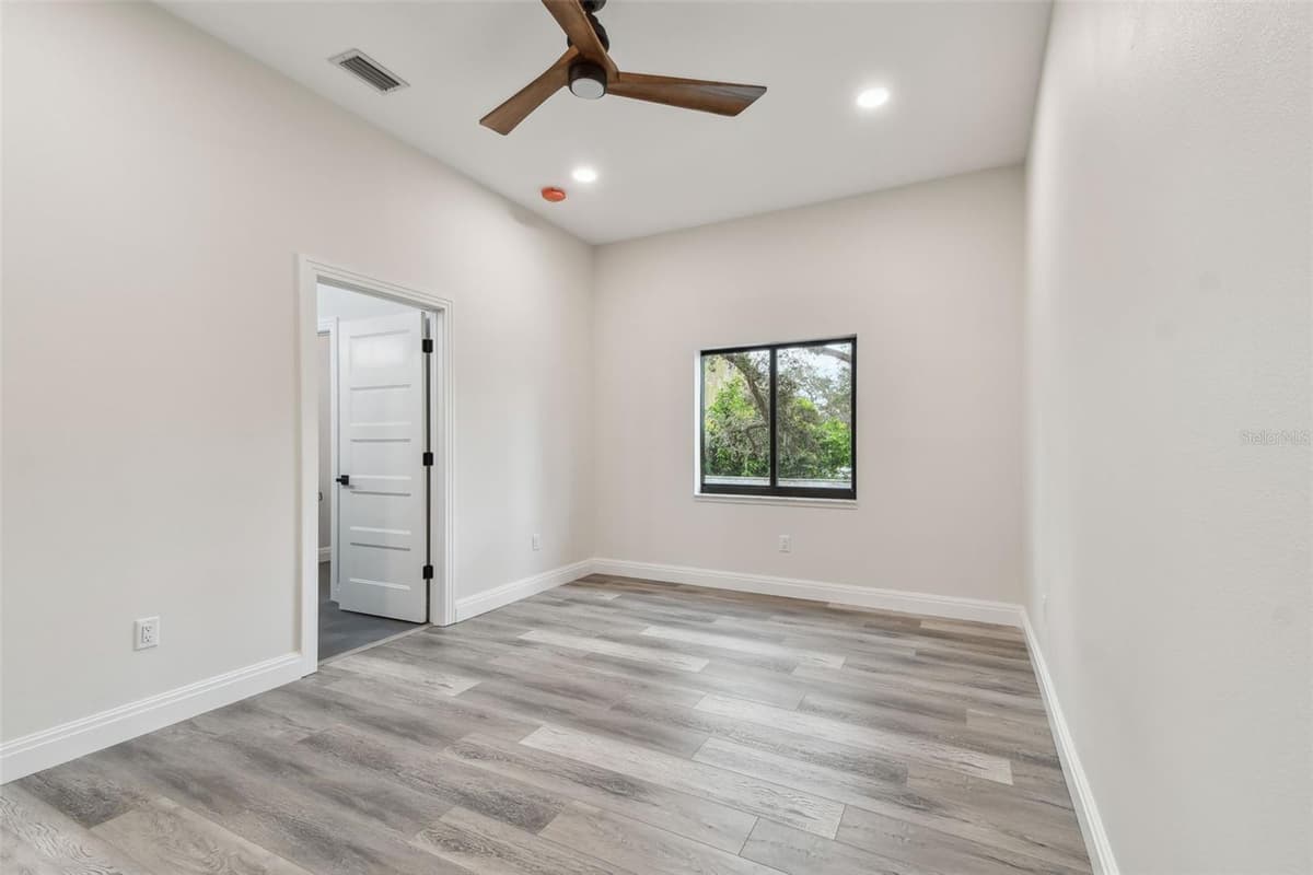 1045 JESSE AVENUE — photo 40 of 63