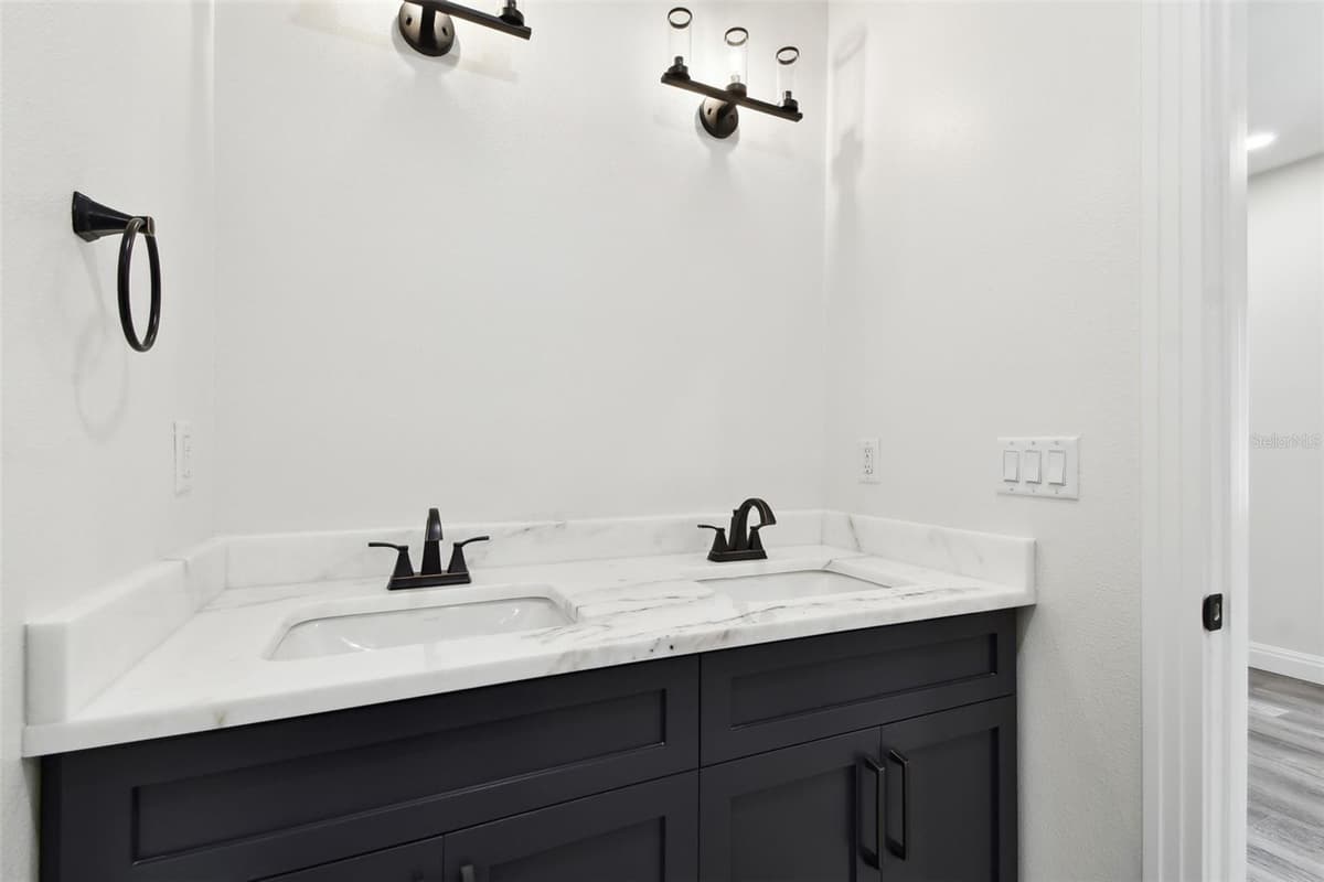 1045 JESSE AVENUE — photo 29 of 63