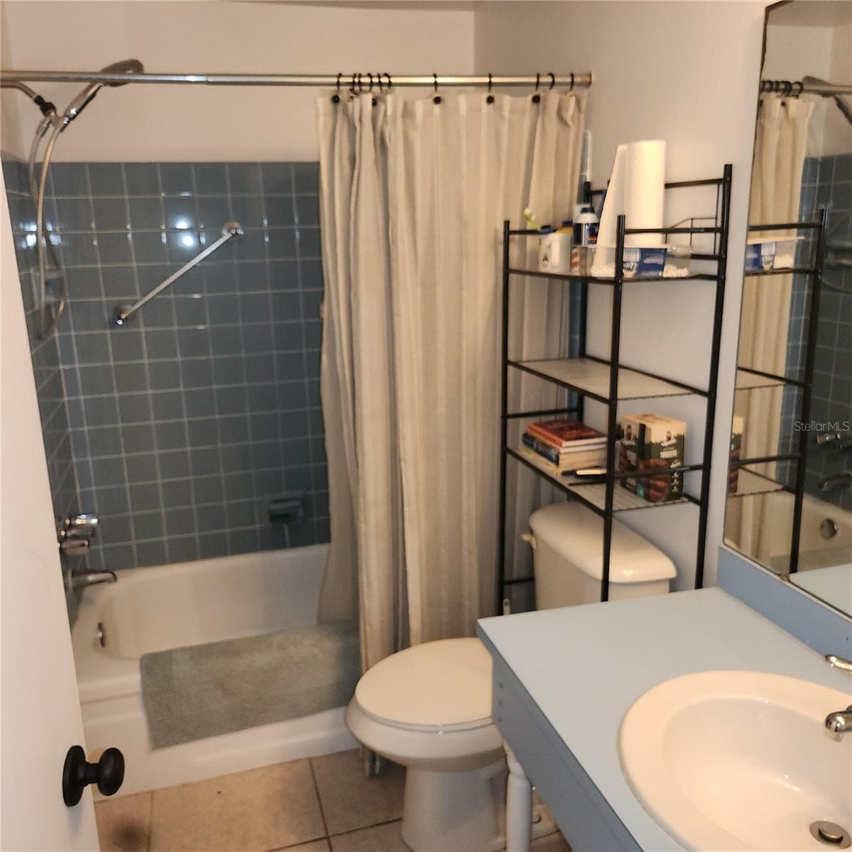 4070 GROBE STREET — photo 3 of 9