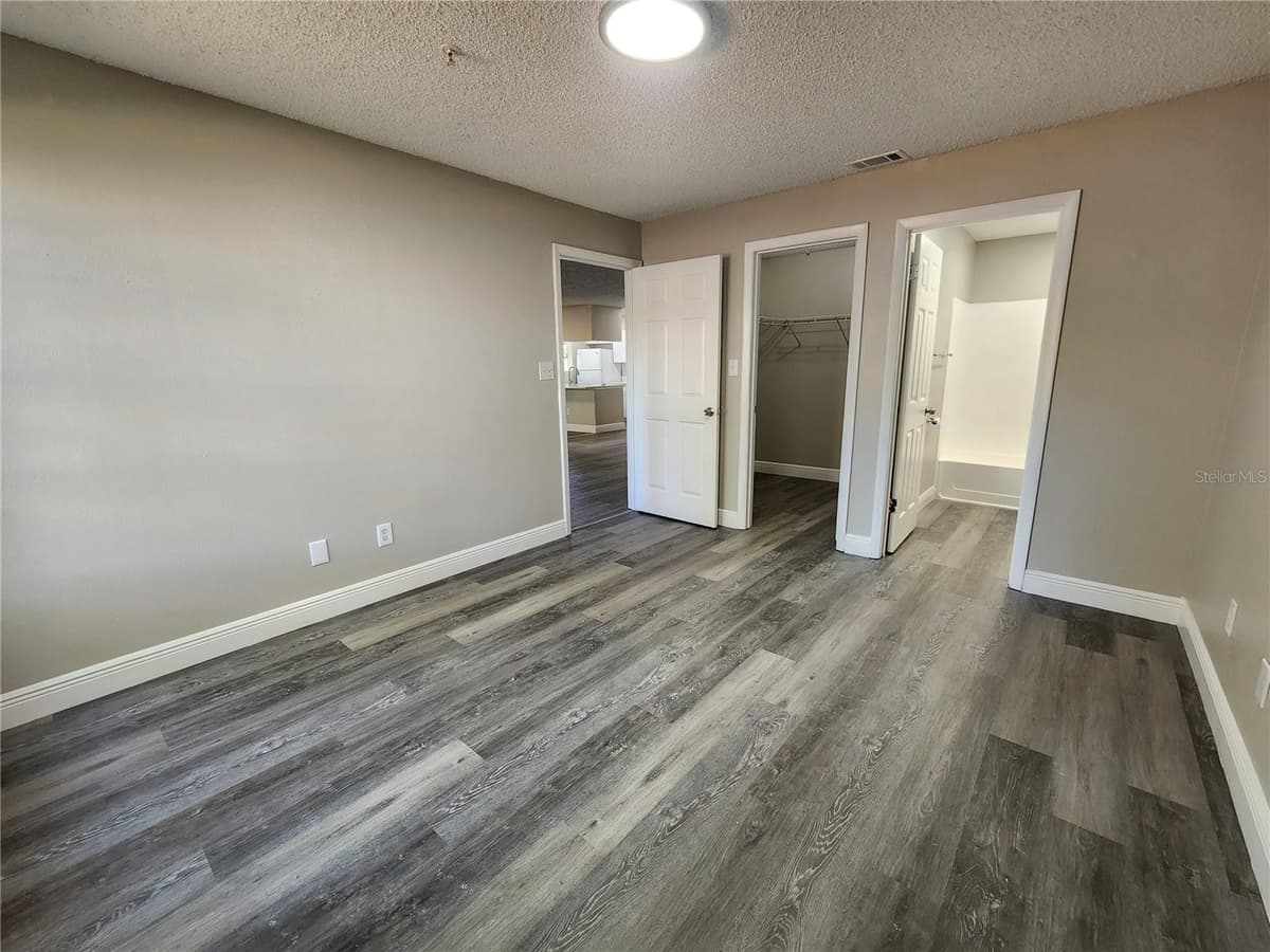 200 AFTON SQUARE — photo 16 of 42