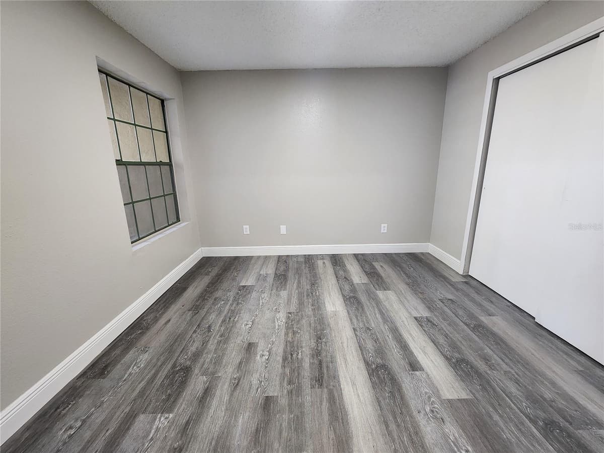 200 AFTON SQUARE — photo 21 of 42