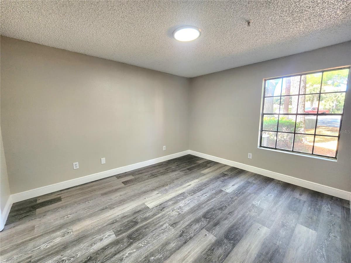 200 AFTON SQUARE — photo 15 of 42