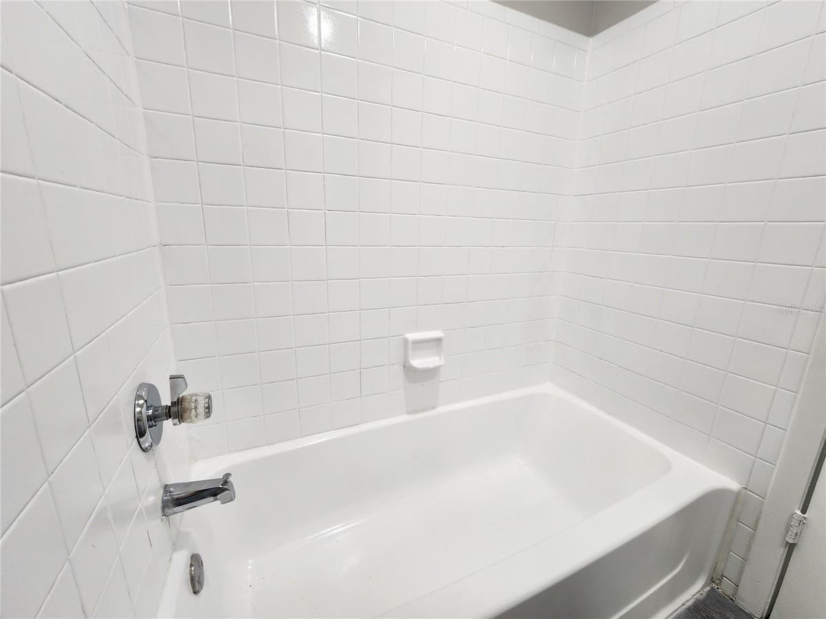 200 AFTON SQUARE — photo 24 of 42
