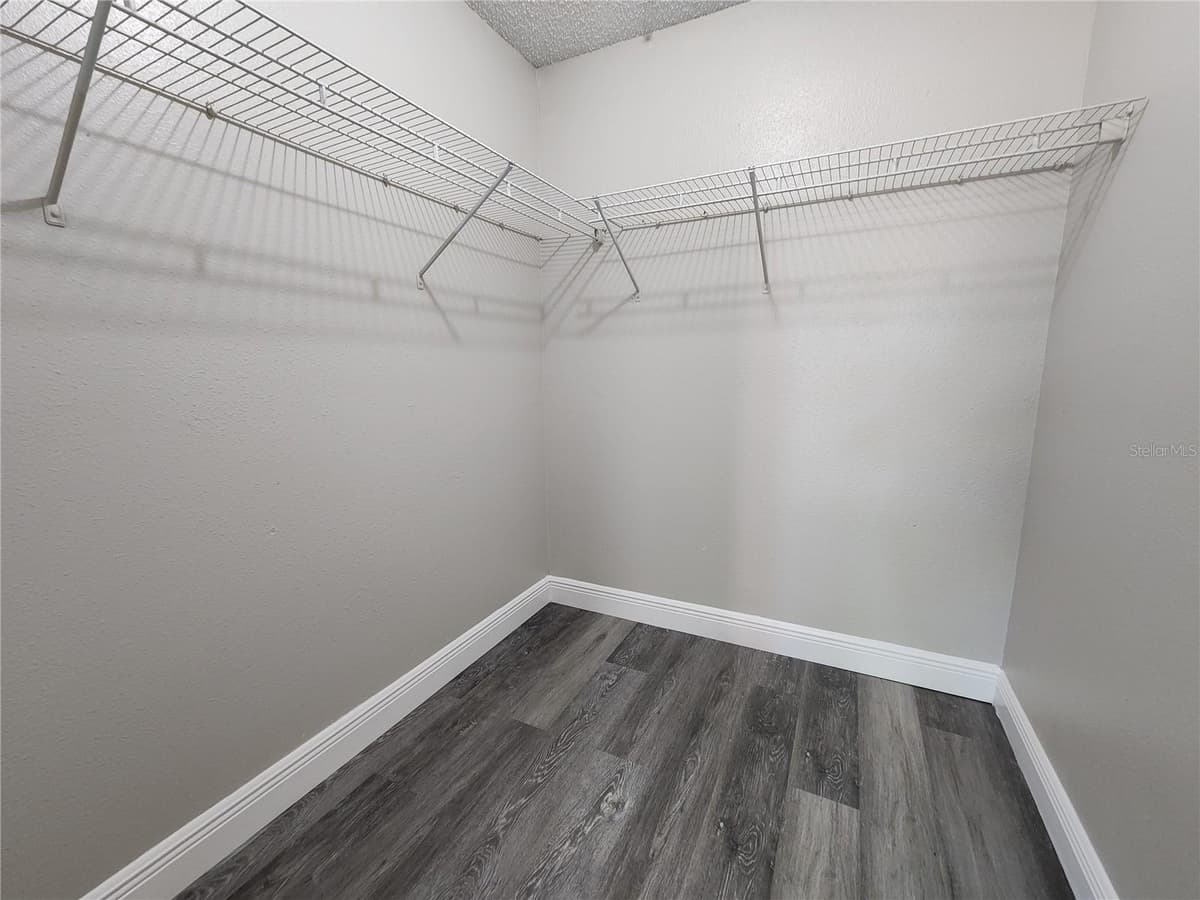 200 AFTON SQUARE — photo 19 of 42