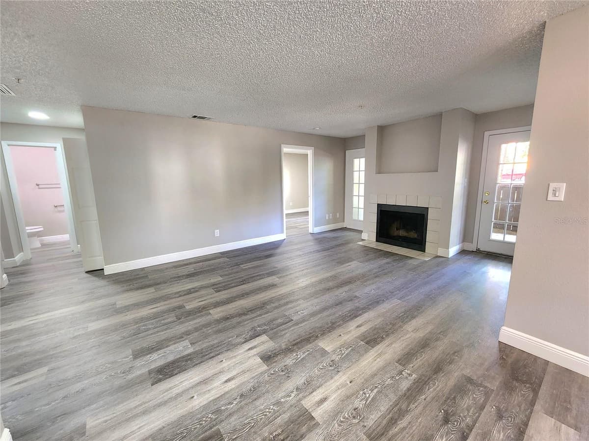 200 AFTON SQUARE — photo 12 of 42