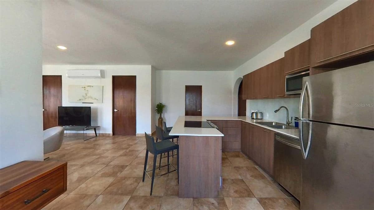 209 SAN FRANCISCO STREET — photo 5 of 21