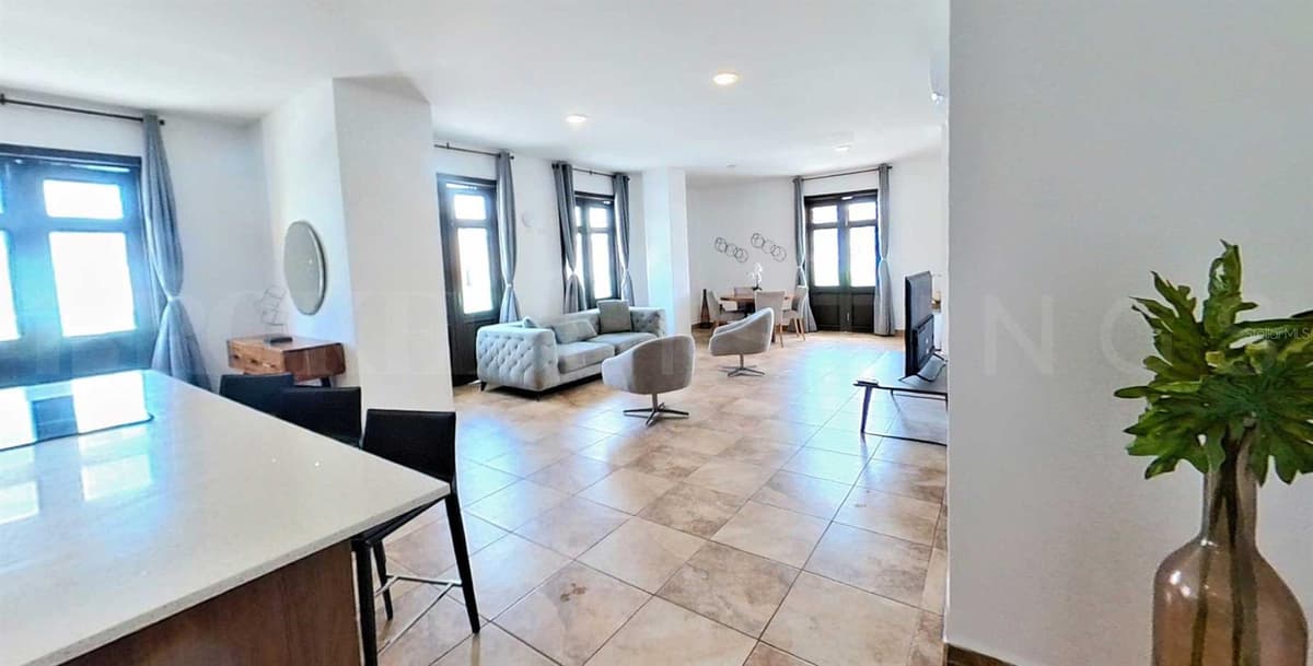 209 SAN FRANCISCO STREET — photo 10 of 21
