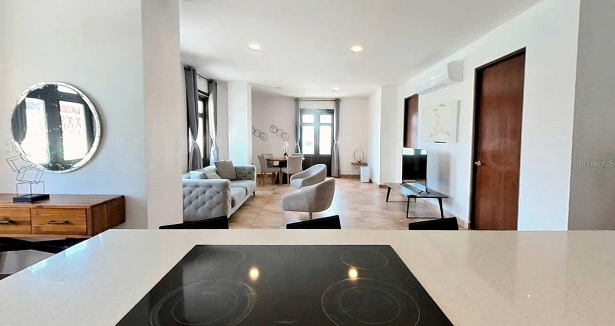 209 SAN FRANCISCO STREET — photo 16 of 21