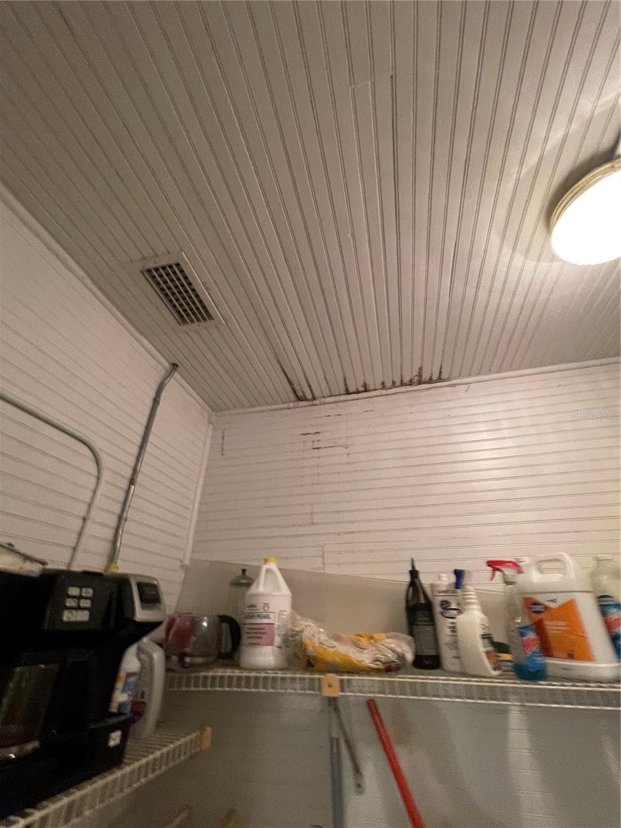 2106 1ST STREET — photo 21 of 28