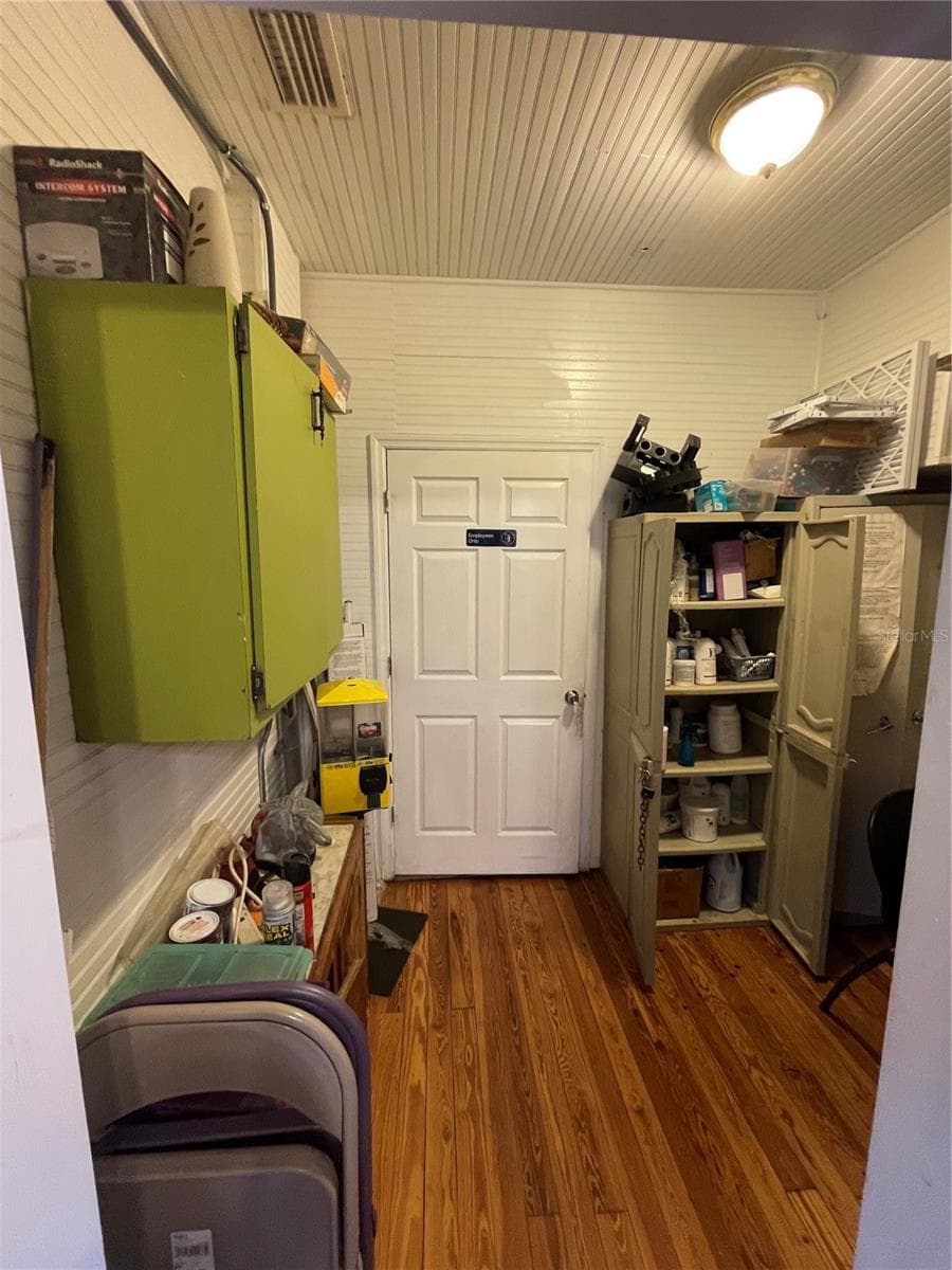 2106 1ST STREET — photo 18 of 28