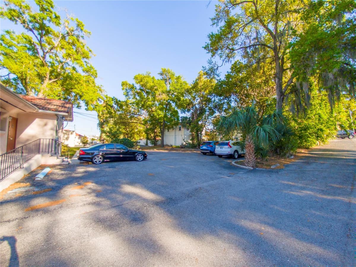 802 COLONIAL DRIVE — photo 8 of 8