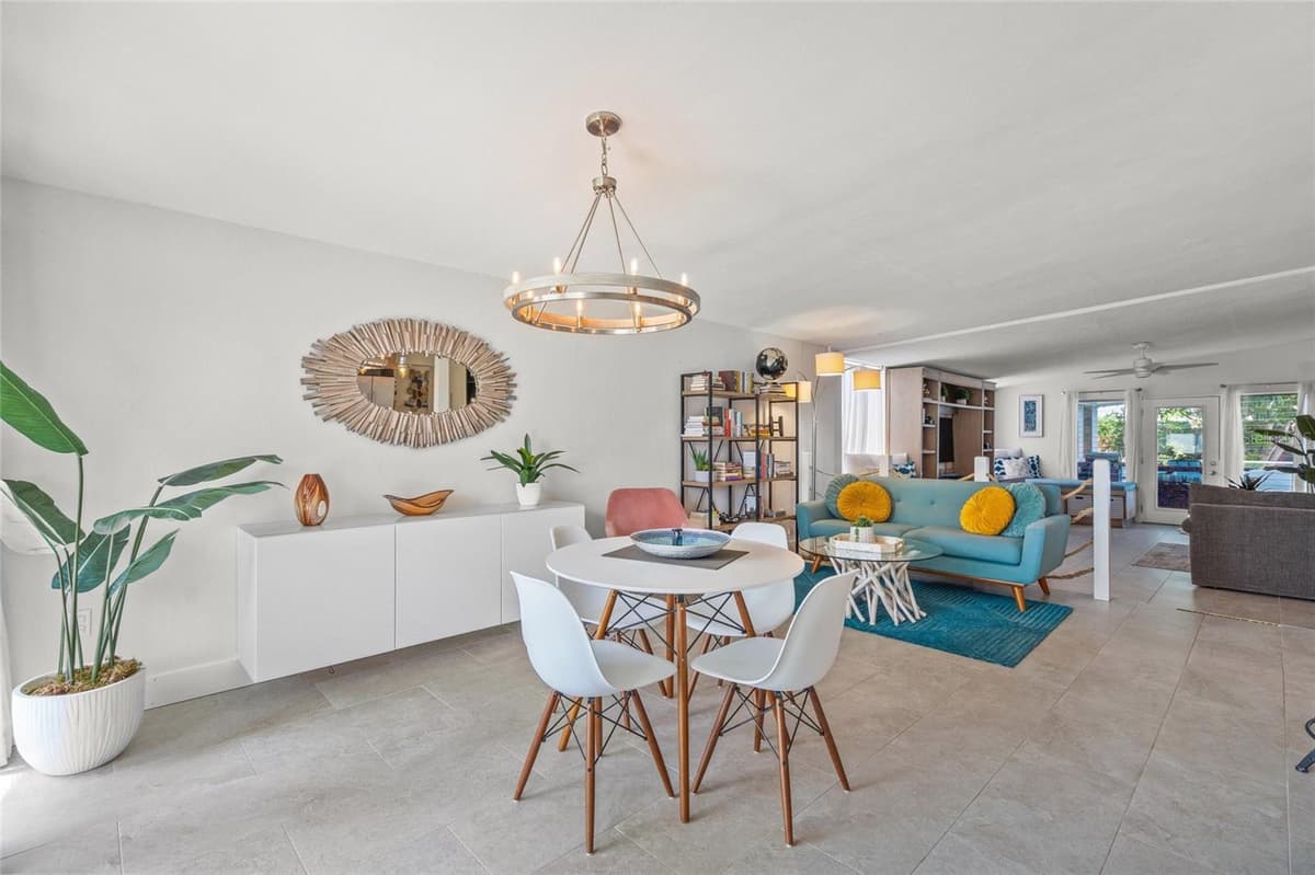 4801 SARASOTA AVENUE — photo 4 of 34