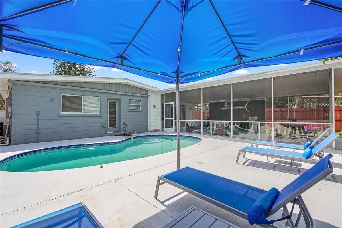 4801 SARASOTA AVENUE — photo 32 of 34