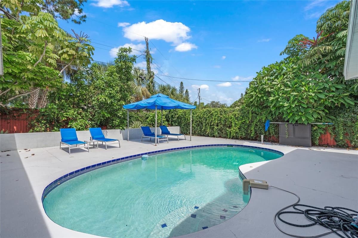 4801 SARASOTA AVENUE — photo 33 of 34