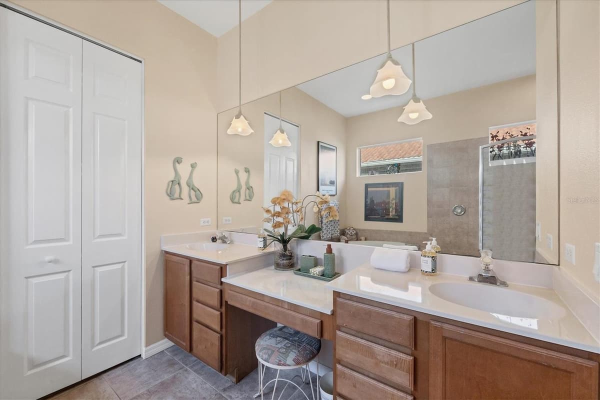 5223 PINE SHADOW LANE — photo 23 of 60