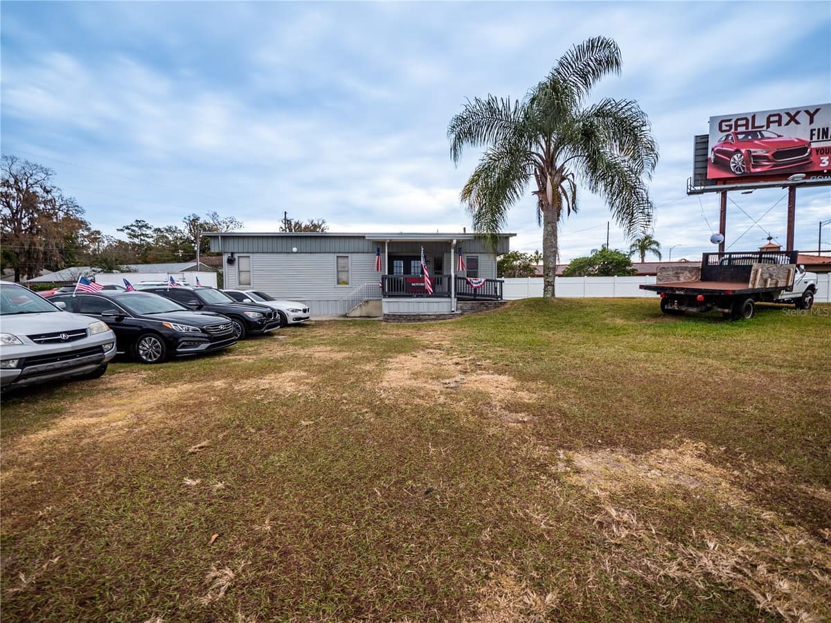 3001 PINE AVENUE — photo 10 of 20