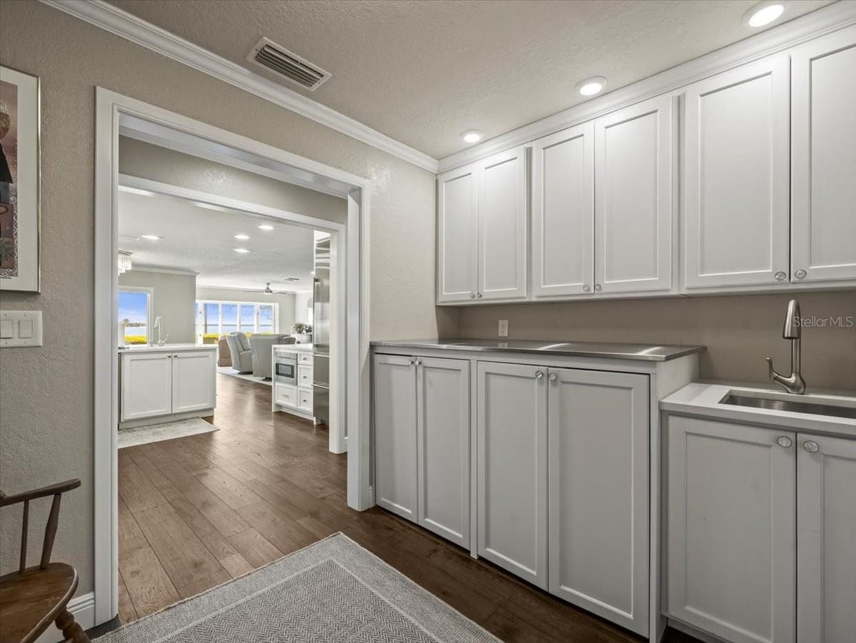 2087 EDGEWATER DRIVE — photo 37 of 79