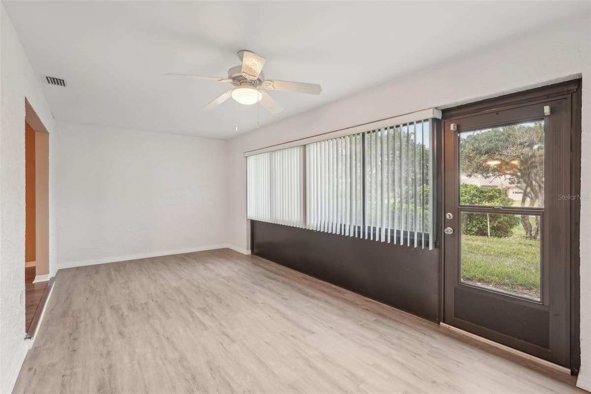 2529 LANCASTER DRIVE — photo 12 of 57