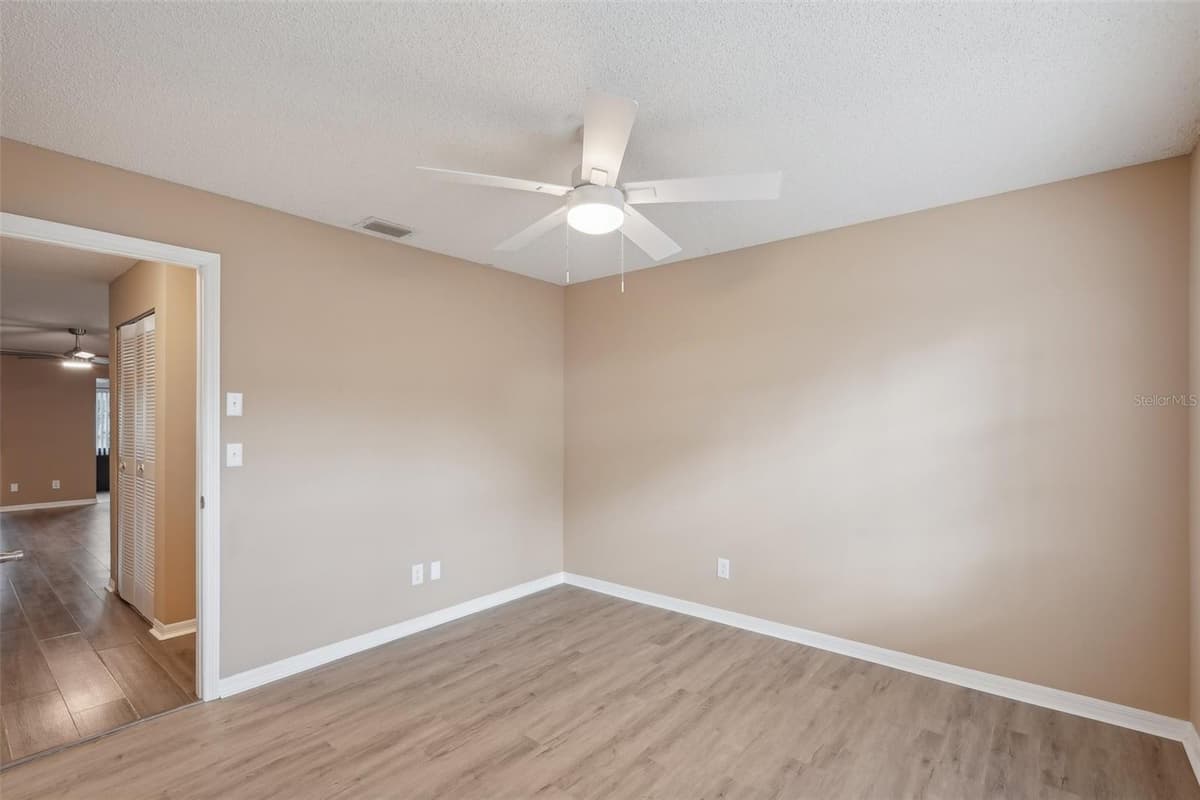 2529 LANCASTER DRIVE — photo 15 of 57