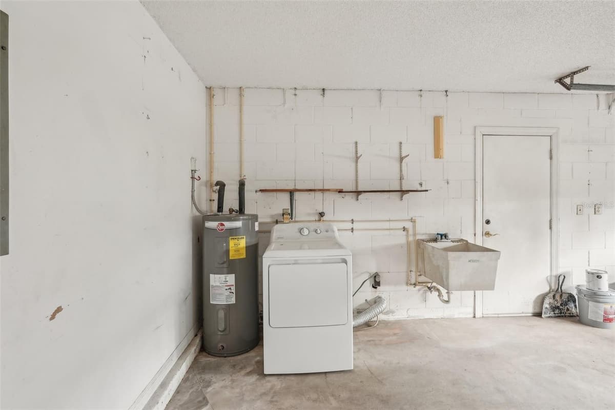 2529 LANCASTER DRIVE — photo 25 of 57