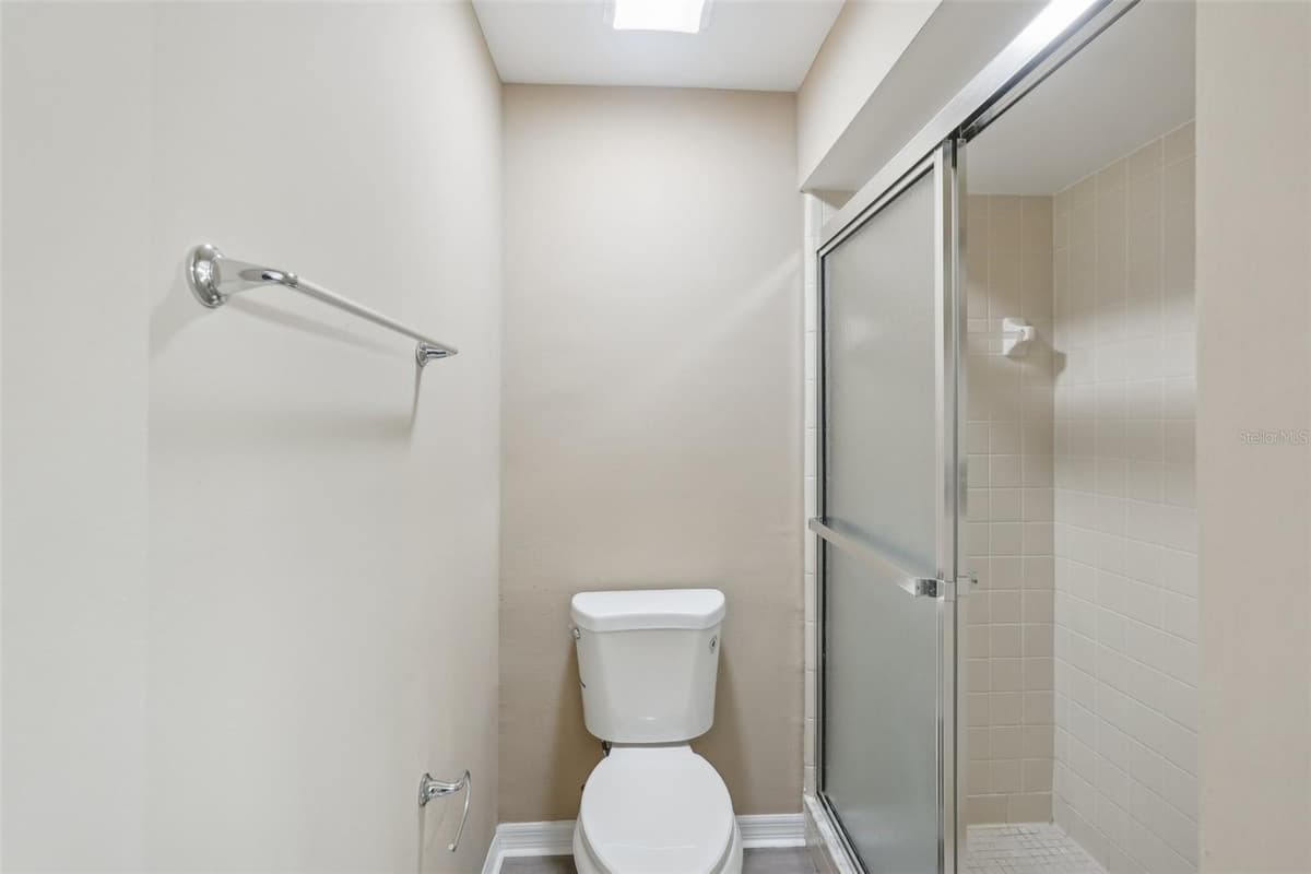 2529 LANCASTER DRIVE — photo 19 of 57