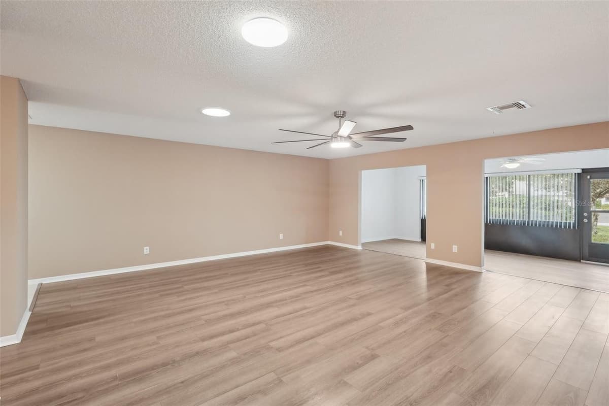 2529 LANCASTER DRIVE — photo 7 of 57