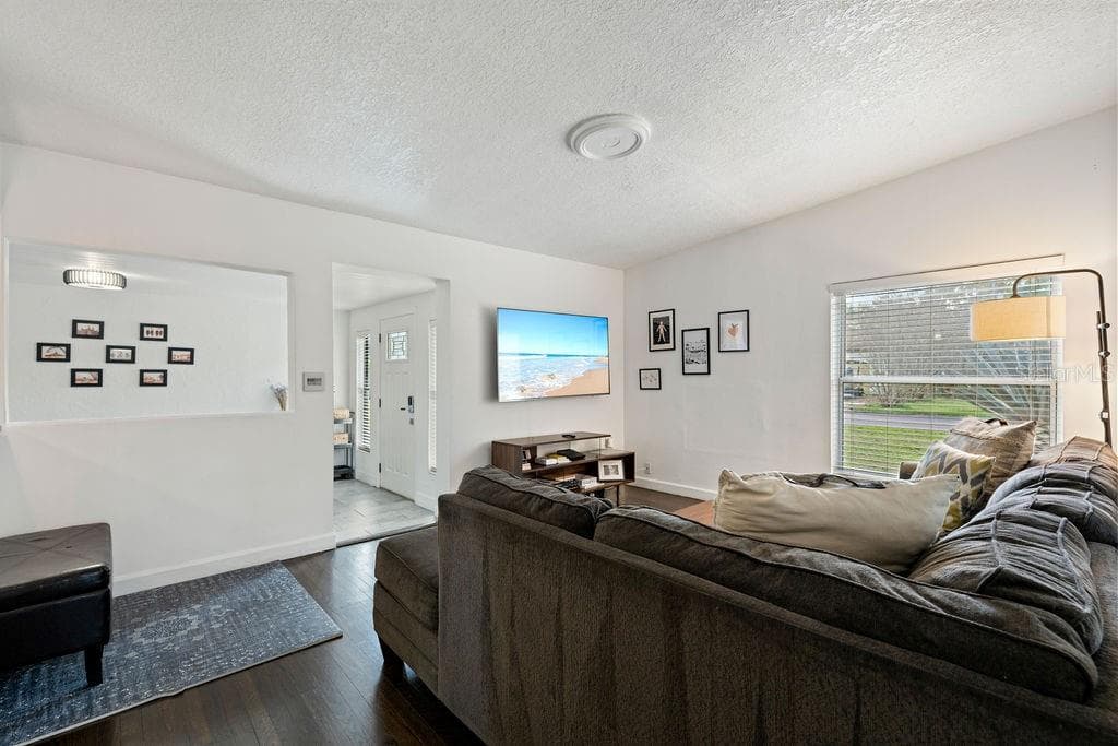 2501 WEBER STREET — photo 9 of 40
