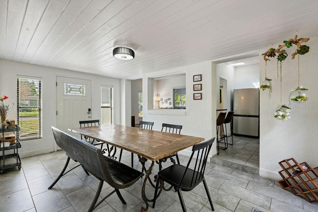 2501 WEBER STREET — photo 6 of 40