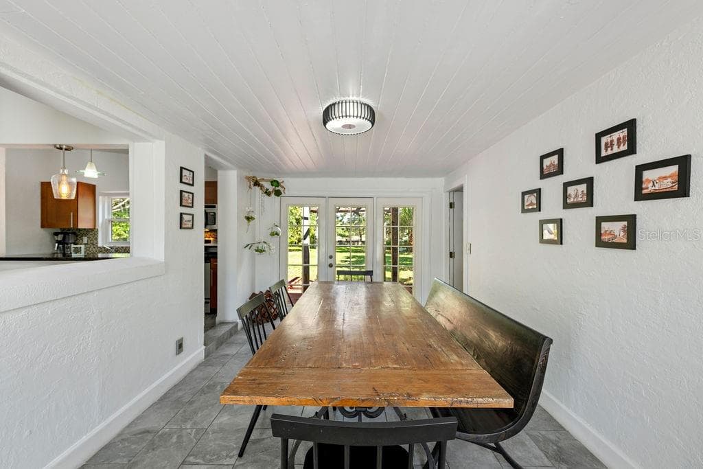 2501 WEBER STREET — photo 5 of 40