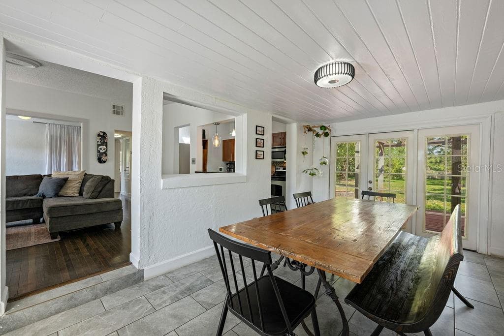 2501 WEBER STREET — photo 7 of 40