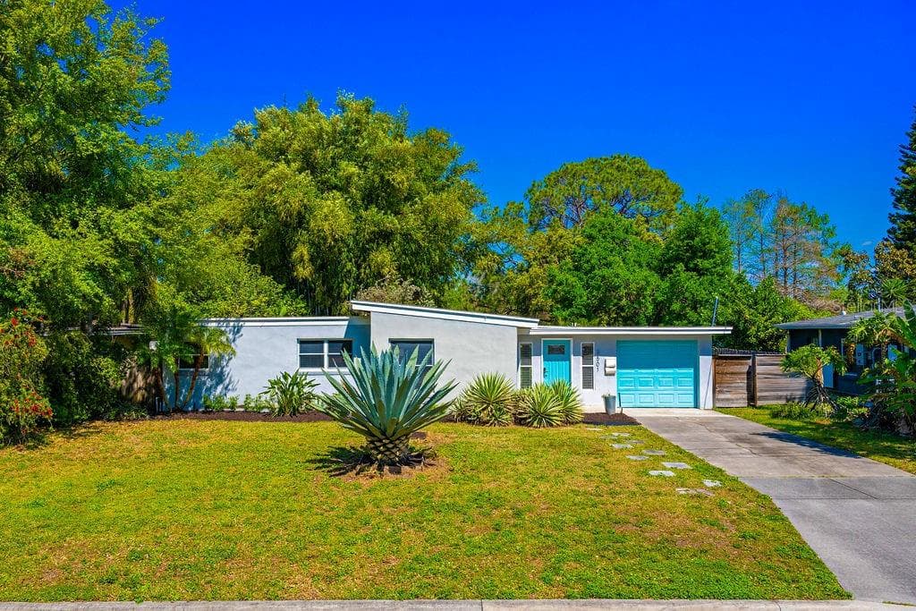 2501 WEBER STREET — photo 2 of 40