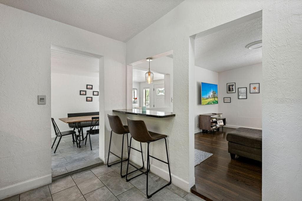 2501 WEBER STREET — photo 13 of 40