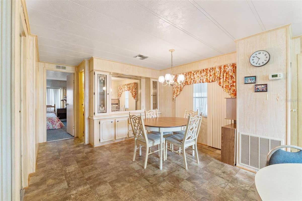 2127 KAHALA DRIVE — photo 4 of 19