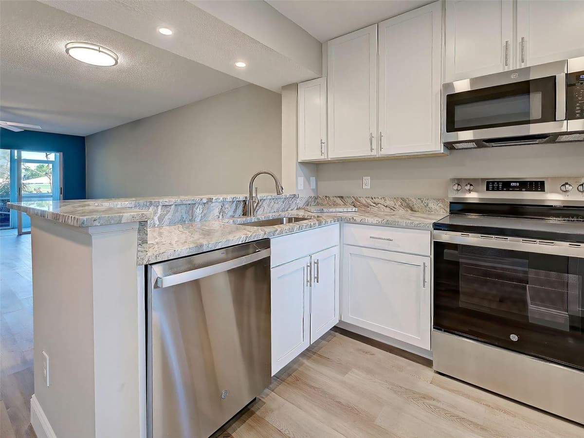 429 CERROMAR LANE — photo 9 of 47