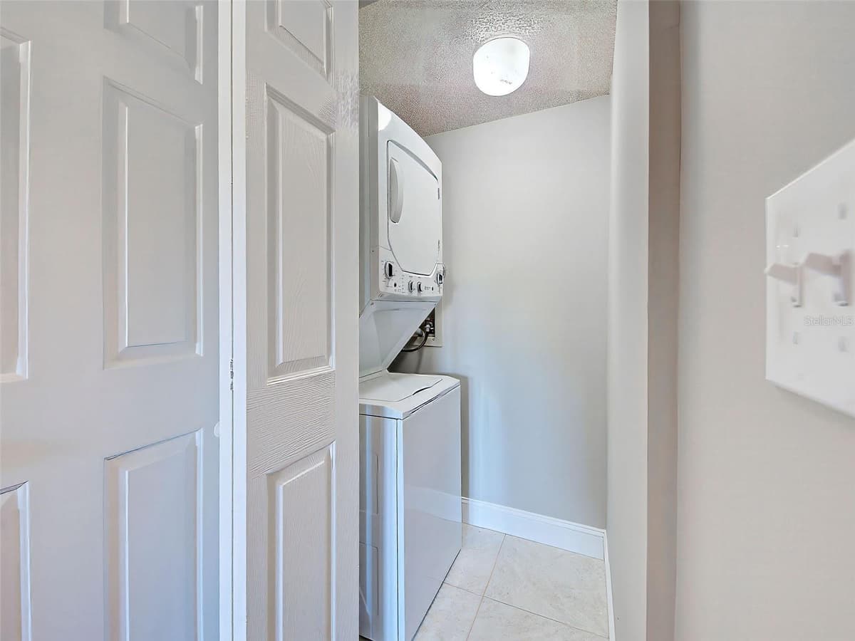 429 CERROMAR LANE — photo 20 of 47