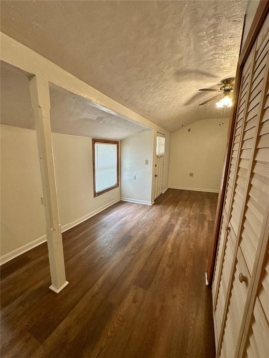 520 5TH AVENUE — photo 17 of 54