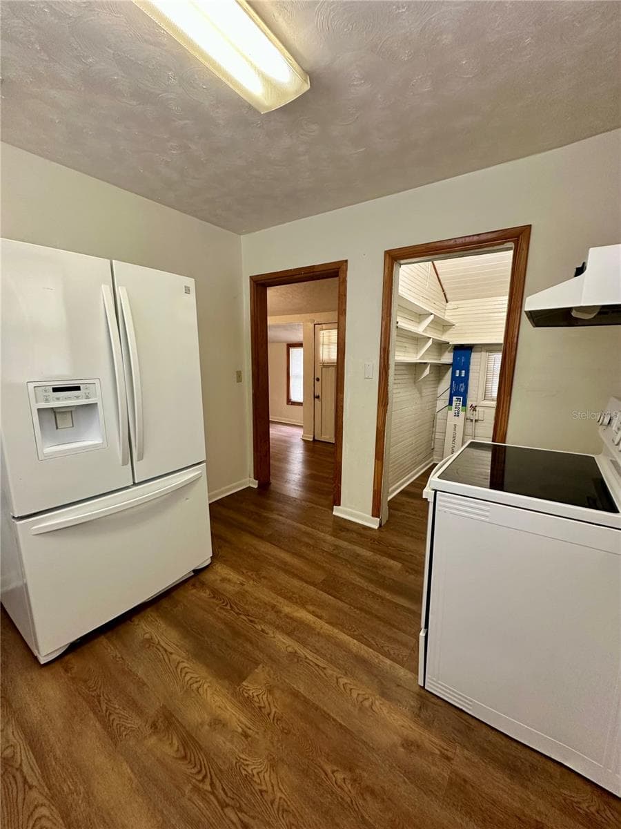 520 5TH AVENUE — photo 4 of 54