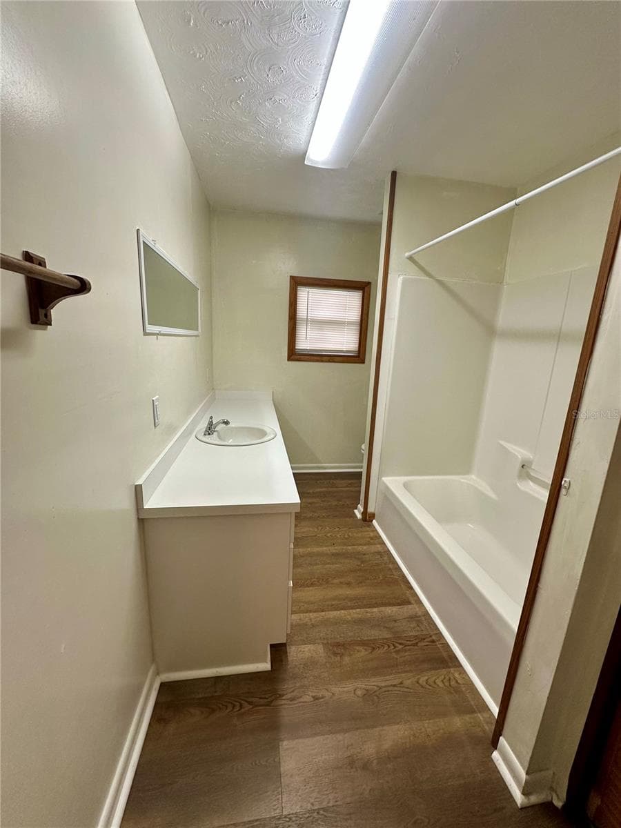 520 5TH AVENUE — photo 18 of 54