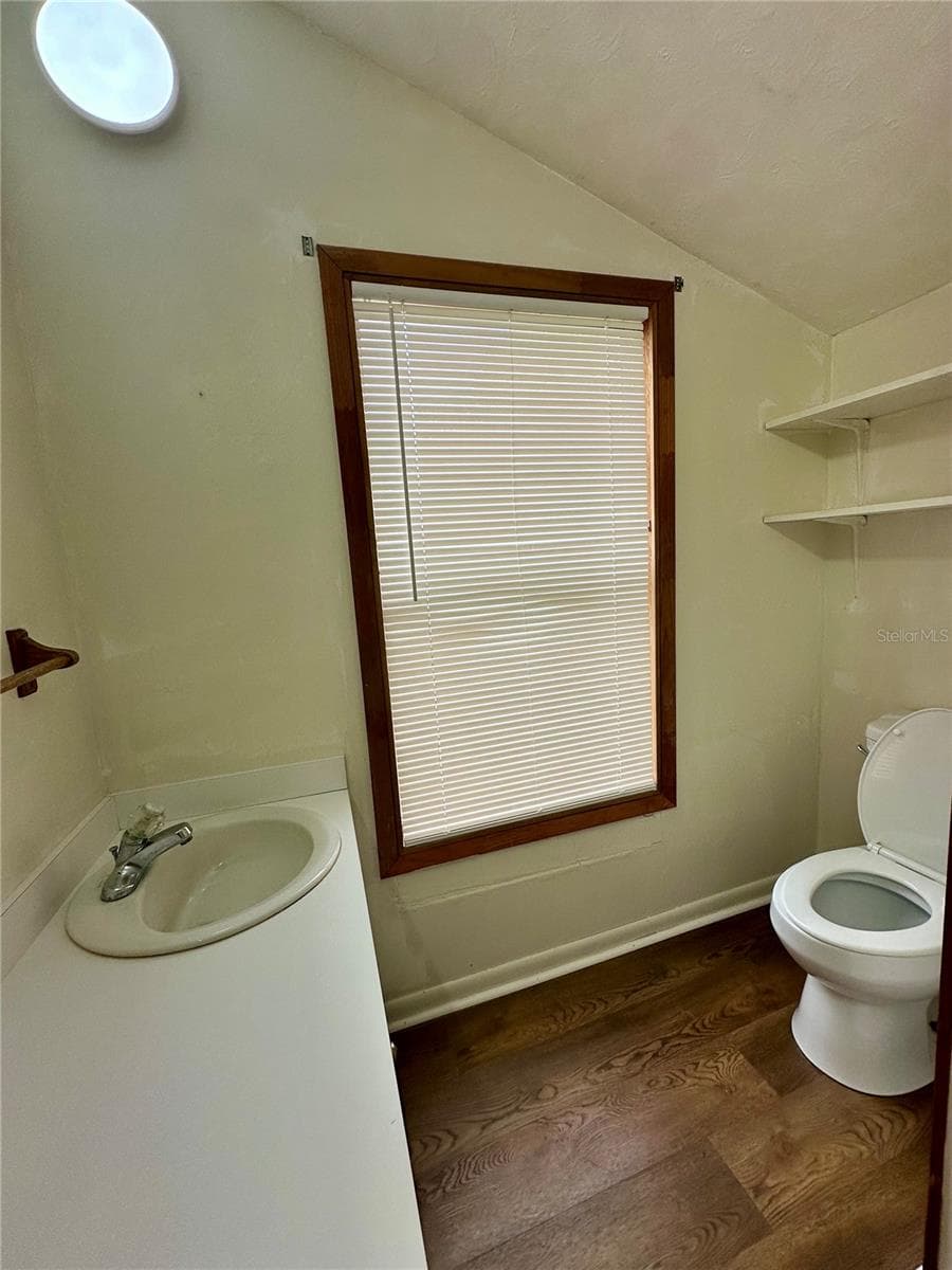 520 5TH AVENUE — photo 11 of 54