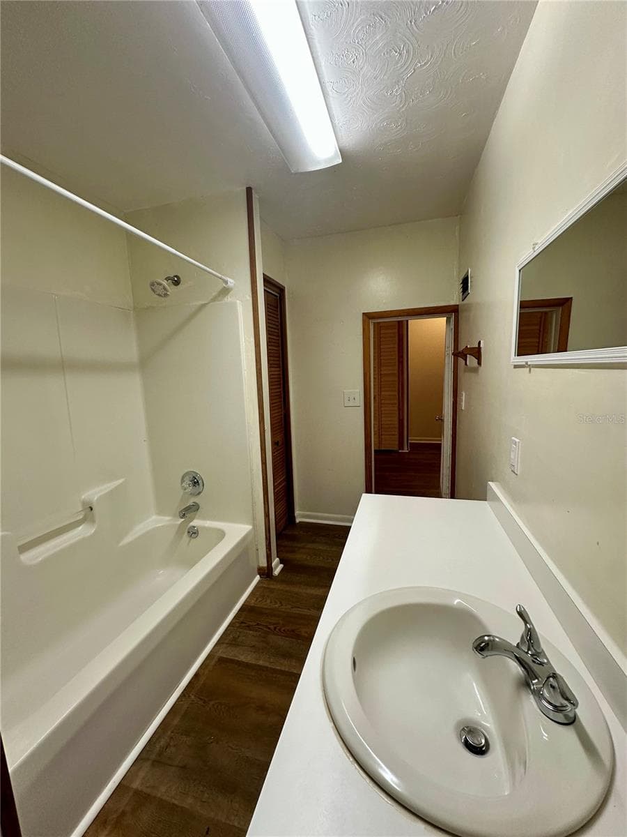 520 5TH AVENUE — photo 19 of 54