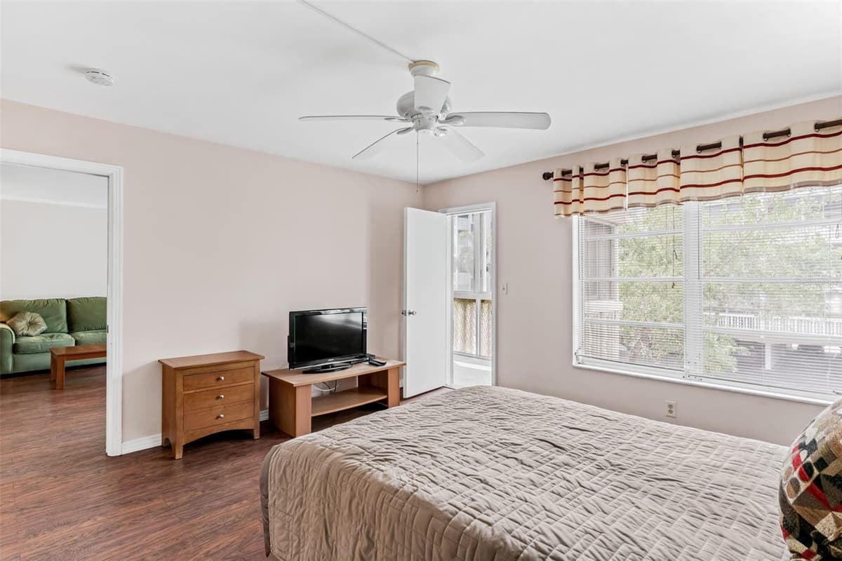 147 BLUFF VIEW DRIVE — photo 17 of 48